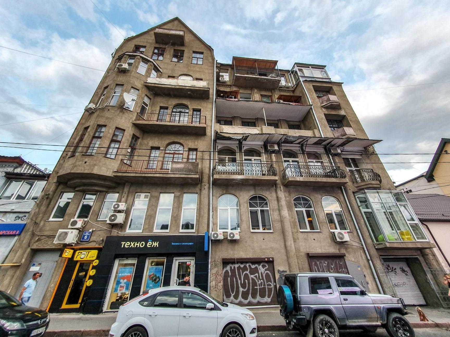 Two-floor Center & *